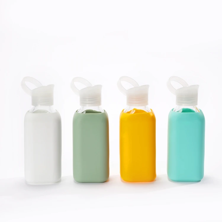 Custom Color BPA Free Durable Glass Water Bottles Smooth Silicone Sleeve Leakproof Large Cute Reusable Travel Bottle