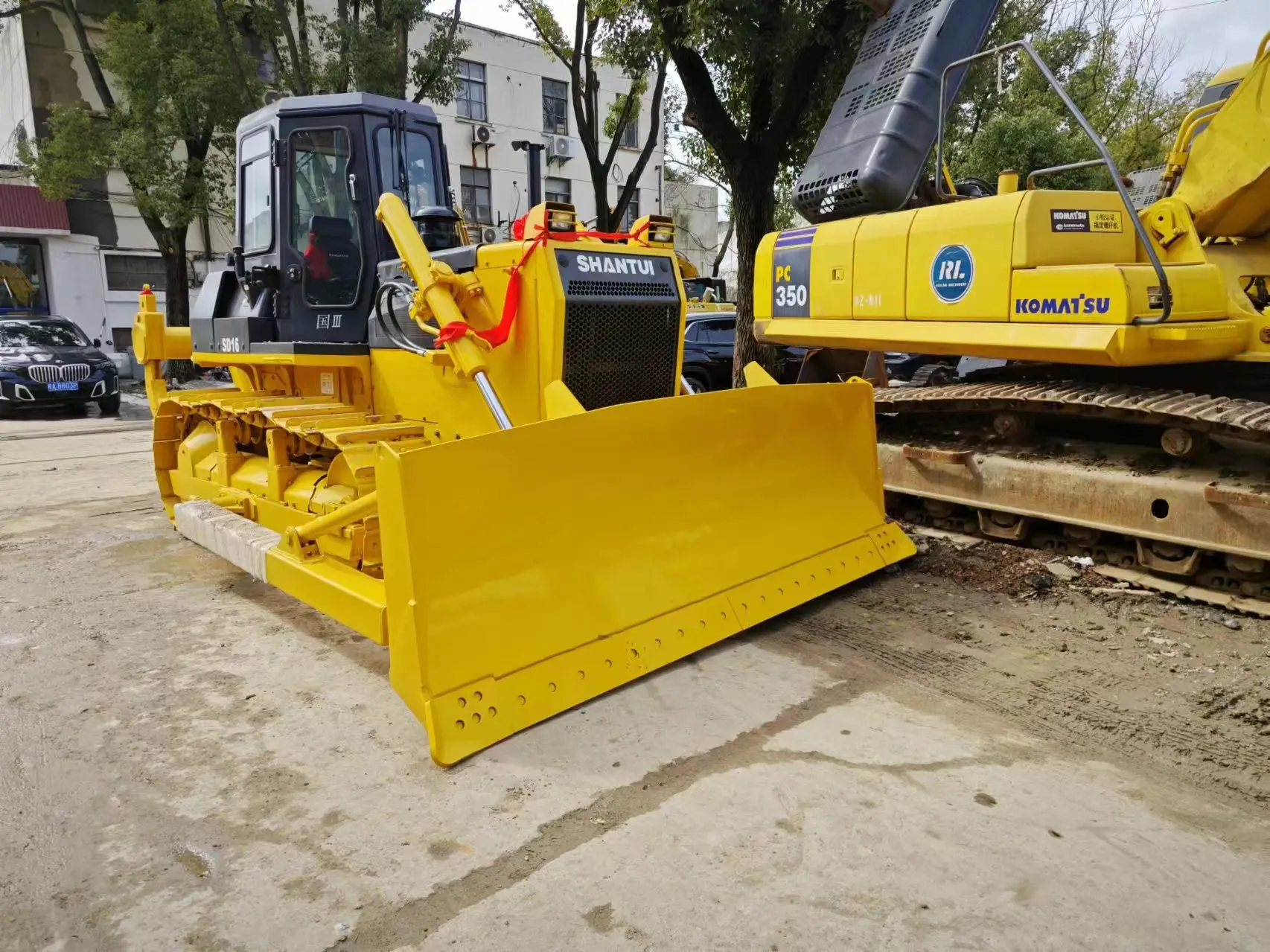 Top Seller Shantui Dozers SD42 SD32 SD 22 SD16 General Mining Desert Bulldozer With Excellent Performance Cheap Price Dozer SD16