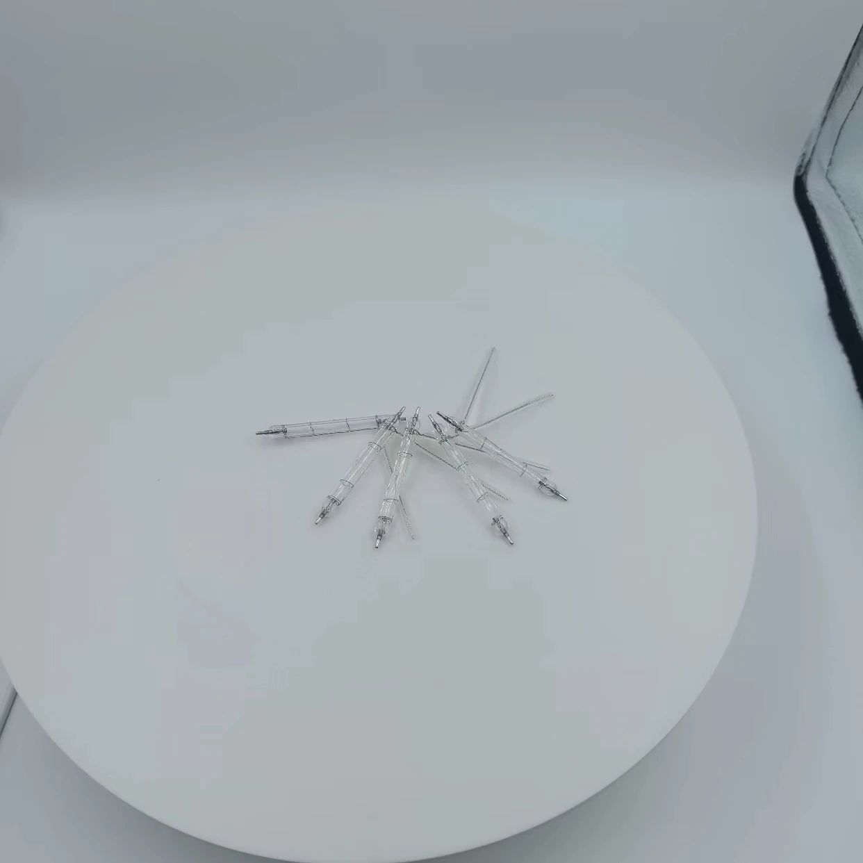 Supplier produces customized 80W quartz xenon flash lights that can be installed on handheld beauty personal care devices