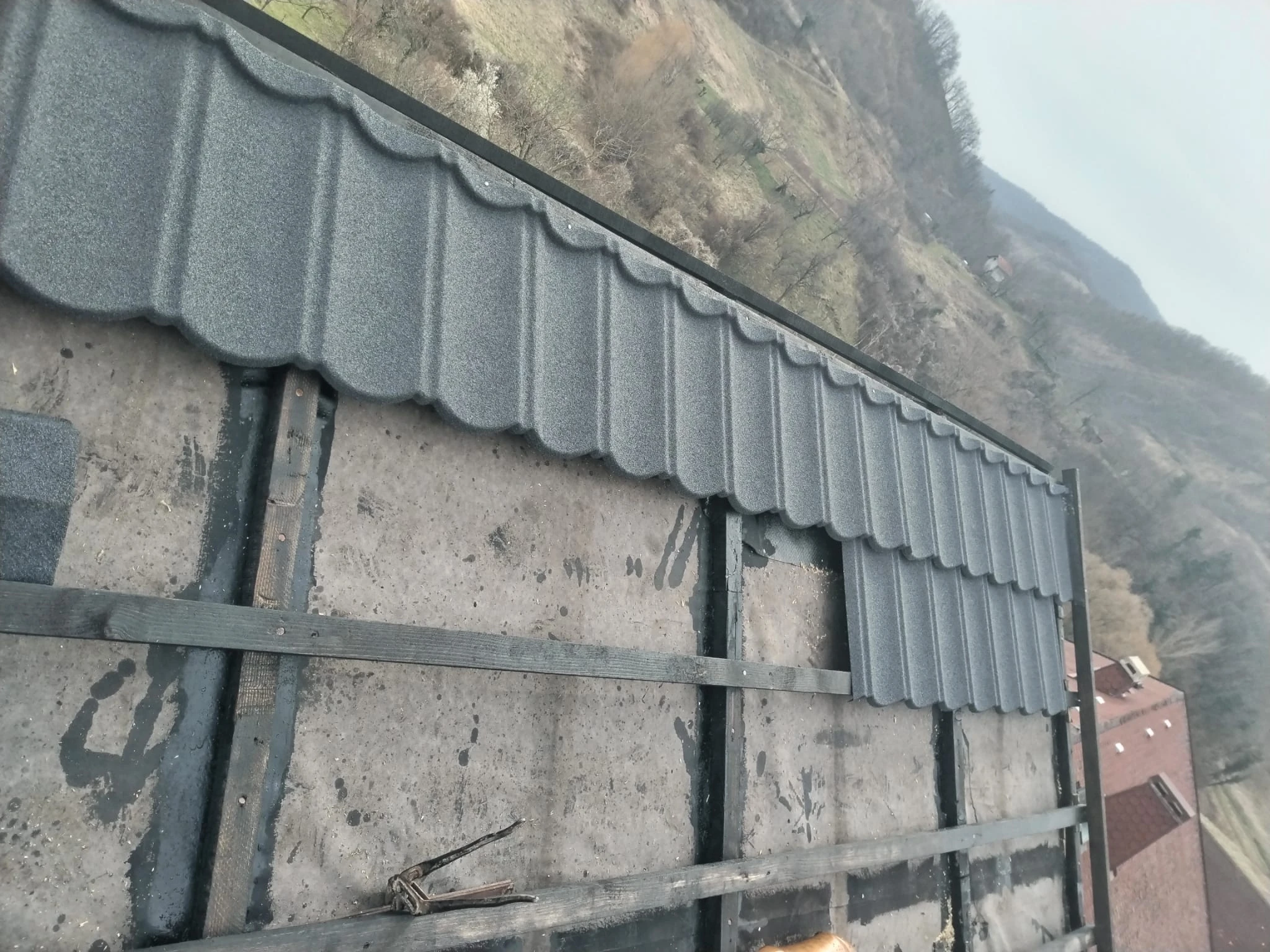 New style light weight roofing tile prices stone coated metal roofing tiles fireproof metal roof tiles blue color
