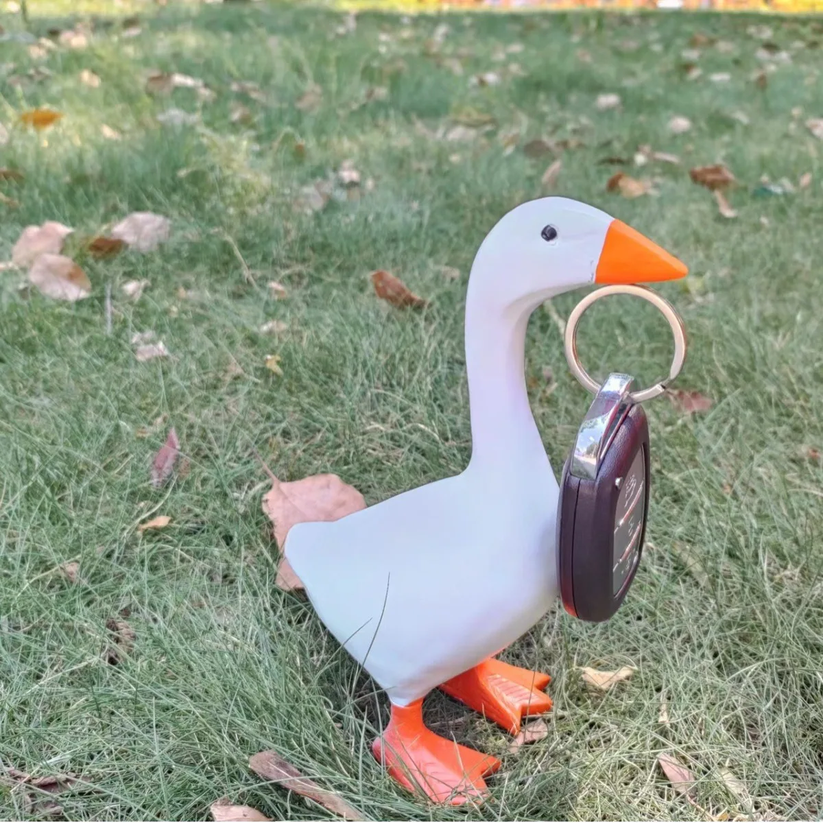New Arrival Cute Goose Key Storage Rack Magnetic Goose Key Holder Cute Goose Statue Home Decor