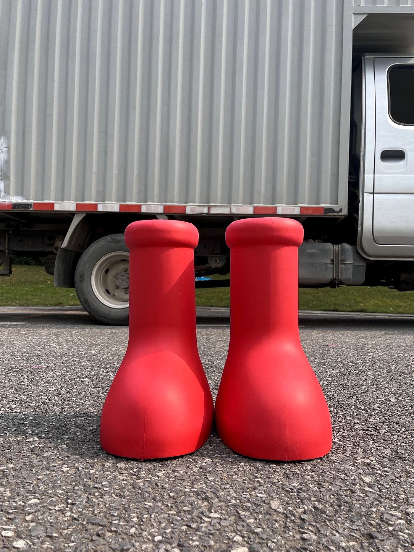 Wholesale factory manufacturer  big red boots made in China