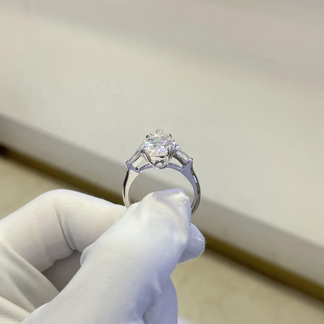 Three Stone Ring Pear Cut Moissanite Classic Style 18K Gold Ring High Quality 5 claw Fine Jewelry Rings