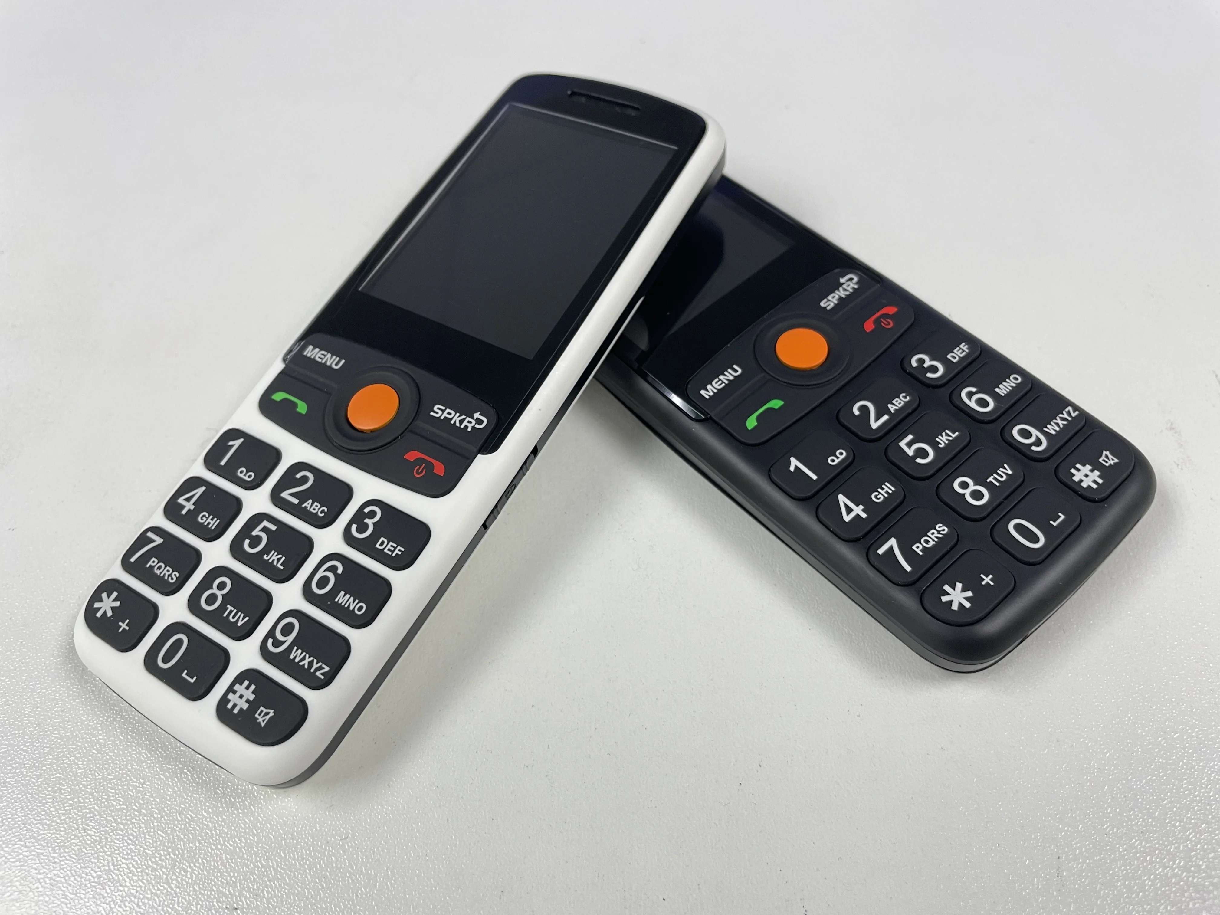 yingtai new design 2.4 inch display senior phone latest cell phone with gsm network handle 2g feature phone