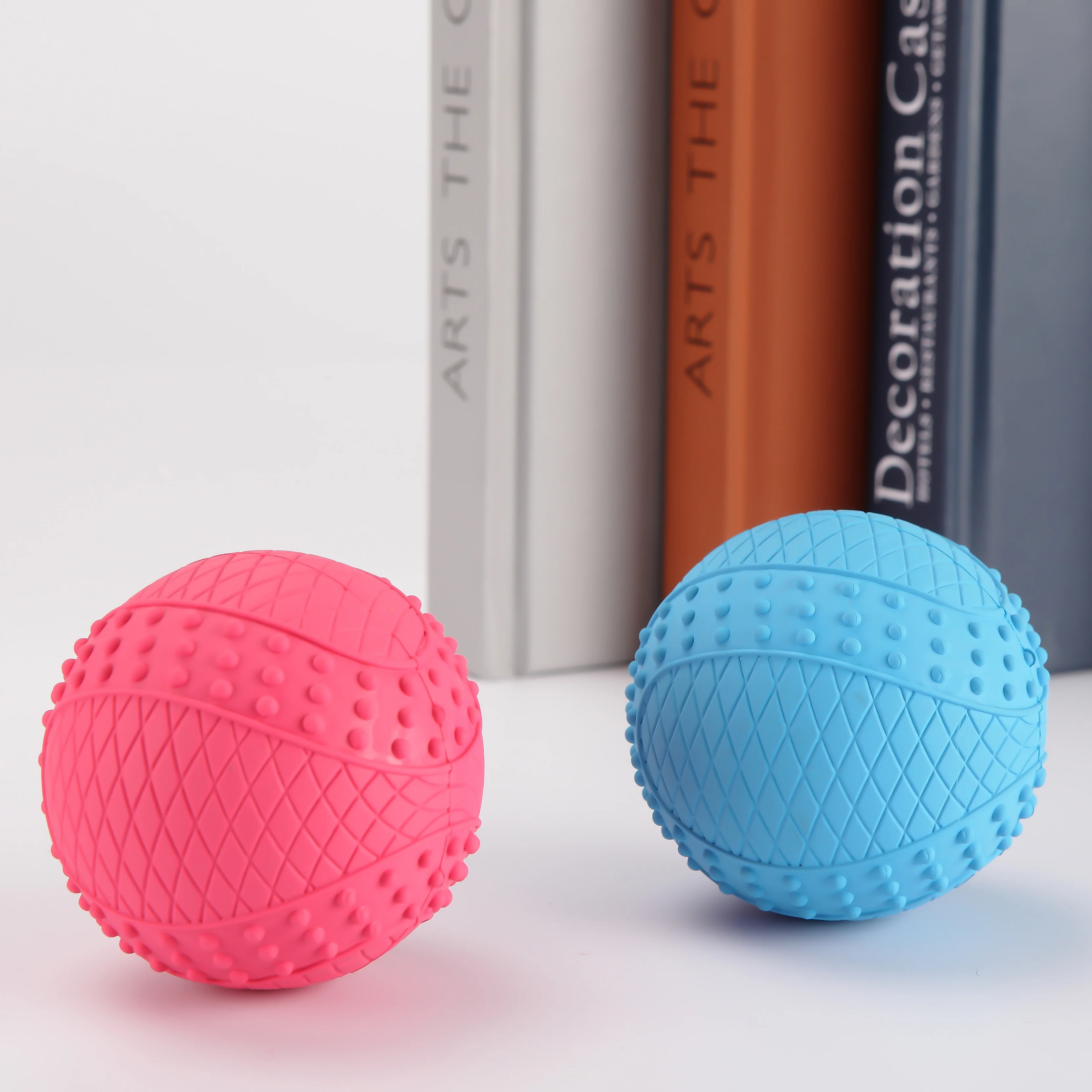 Vking Manufacturer Natural Rubber Supply Interactive Pet Training Squeaky Chew Toys Ball for
