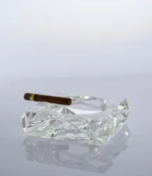 high quality Advanced customization Free Logo Engraving Crystal Ashtray For home decoration