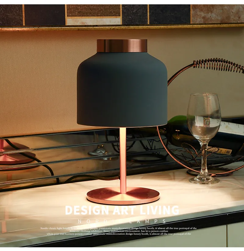 
Nordic Light Luxury LED Table Lamp Modern Living Room Bedroom Bedside Tabletop Decorative Lamp Study Bedroom Bedside Table Lamp 
