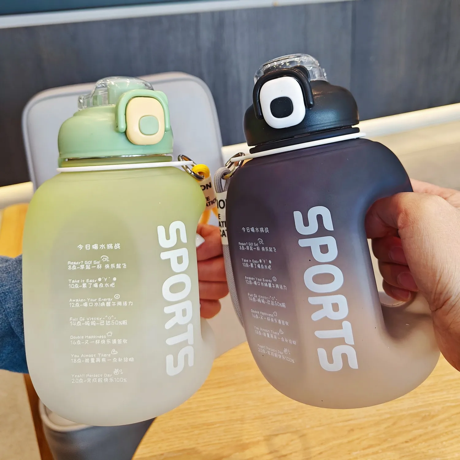 Wholesale Cute Water Bottles 1 Litre Water Bottle Color Gradient Plastic Water Bottle
