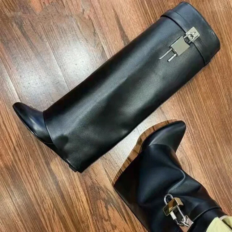 Женские зимние сапоги