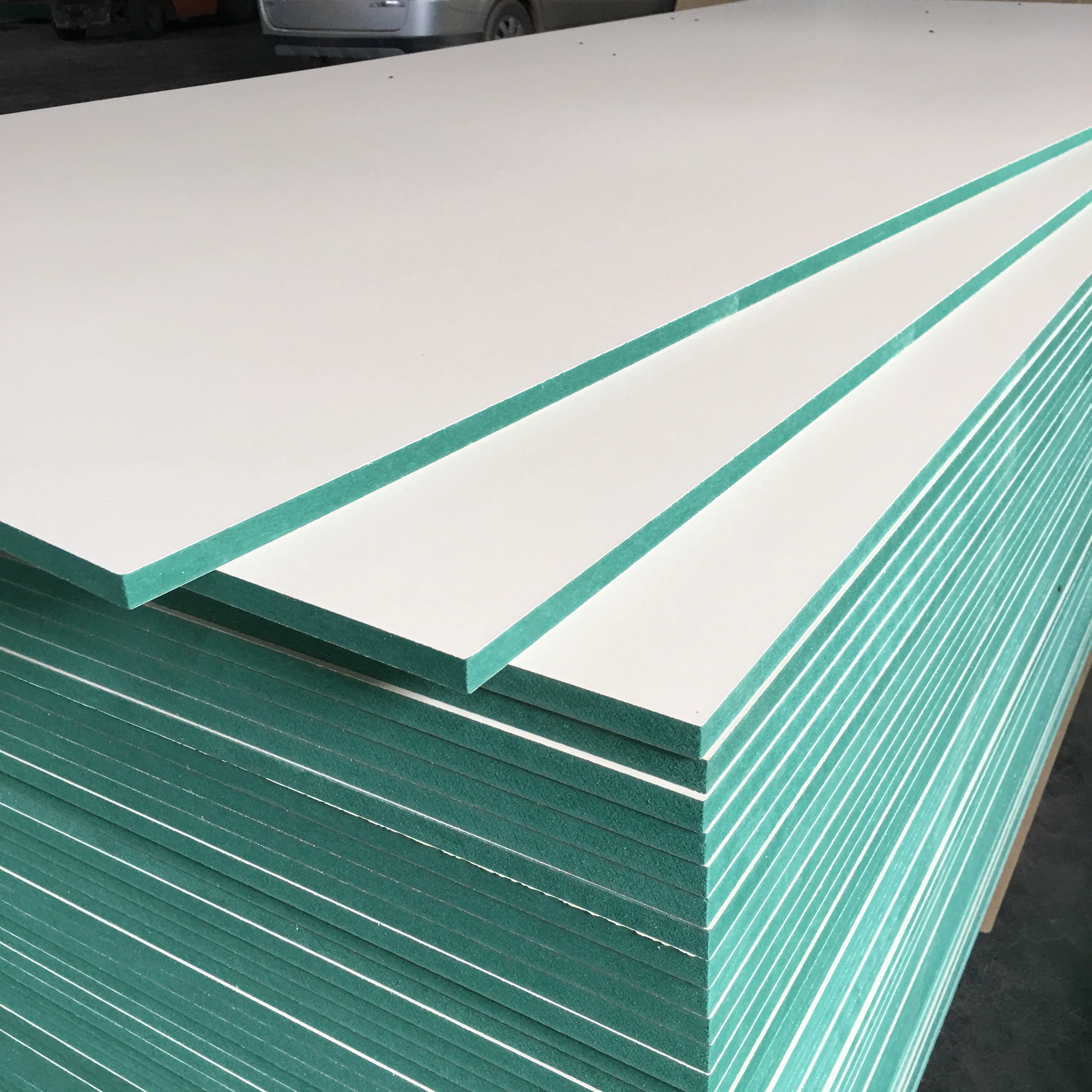 12mm 16mm 18mm Hmr Mdf melamine Laminated Water-proof Green Mdf For Furniture