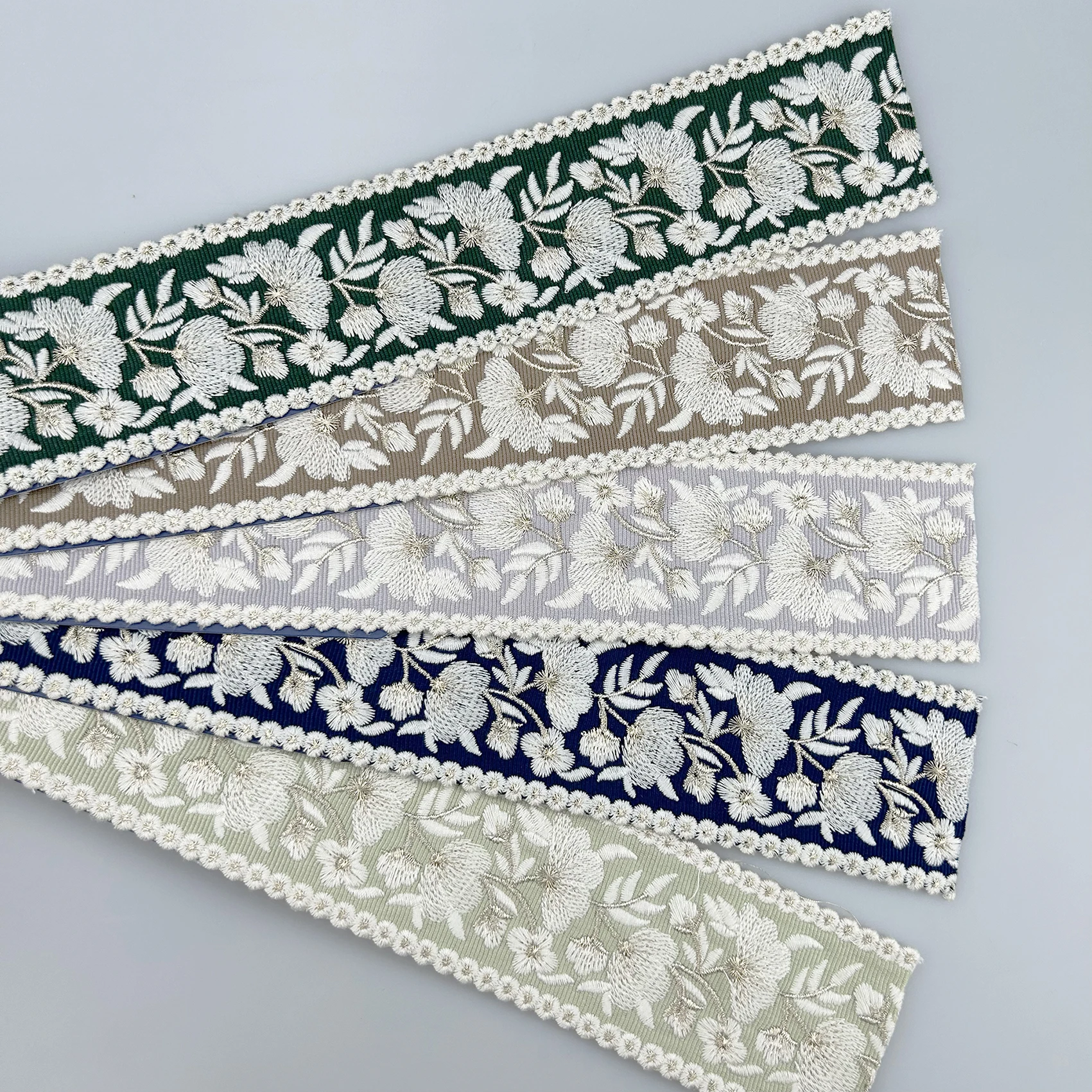 Manufacturers Width 6cm Embroidery Flower Accessories Sewing Ribbon for Curtain Sofa Decorative Edge