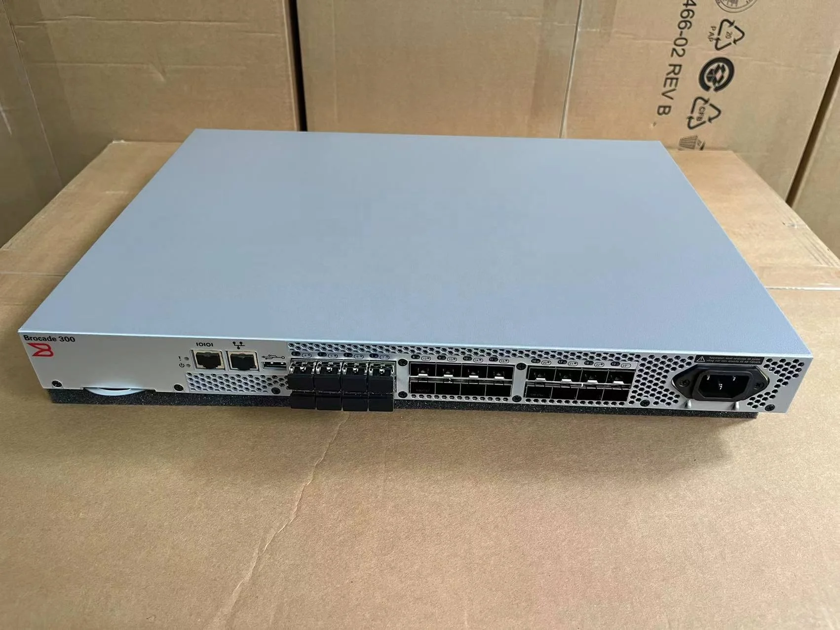Dell EMC DS-6630B V2 / Brocade G630-2 128-Port 32Gb Fibre Channel SAN Switch