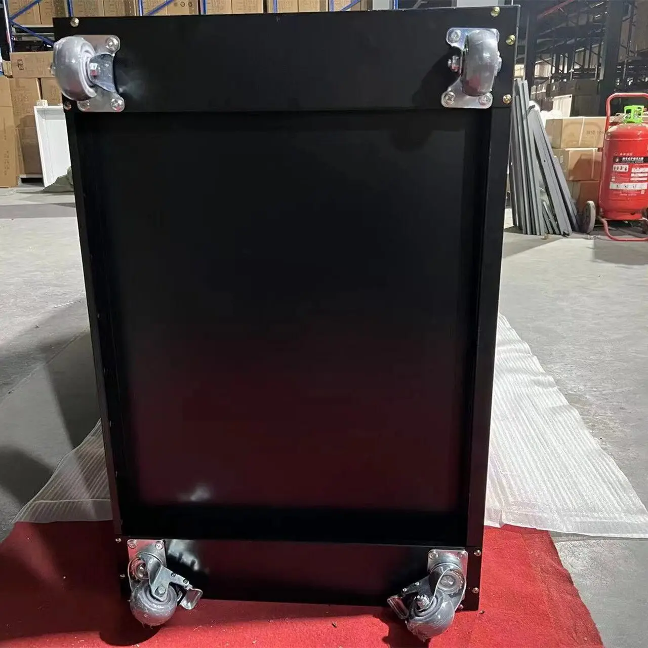 Специальные шкафчики из проволочной сетки с замком шкафчик