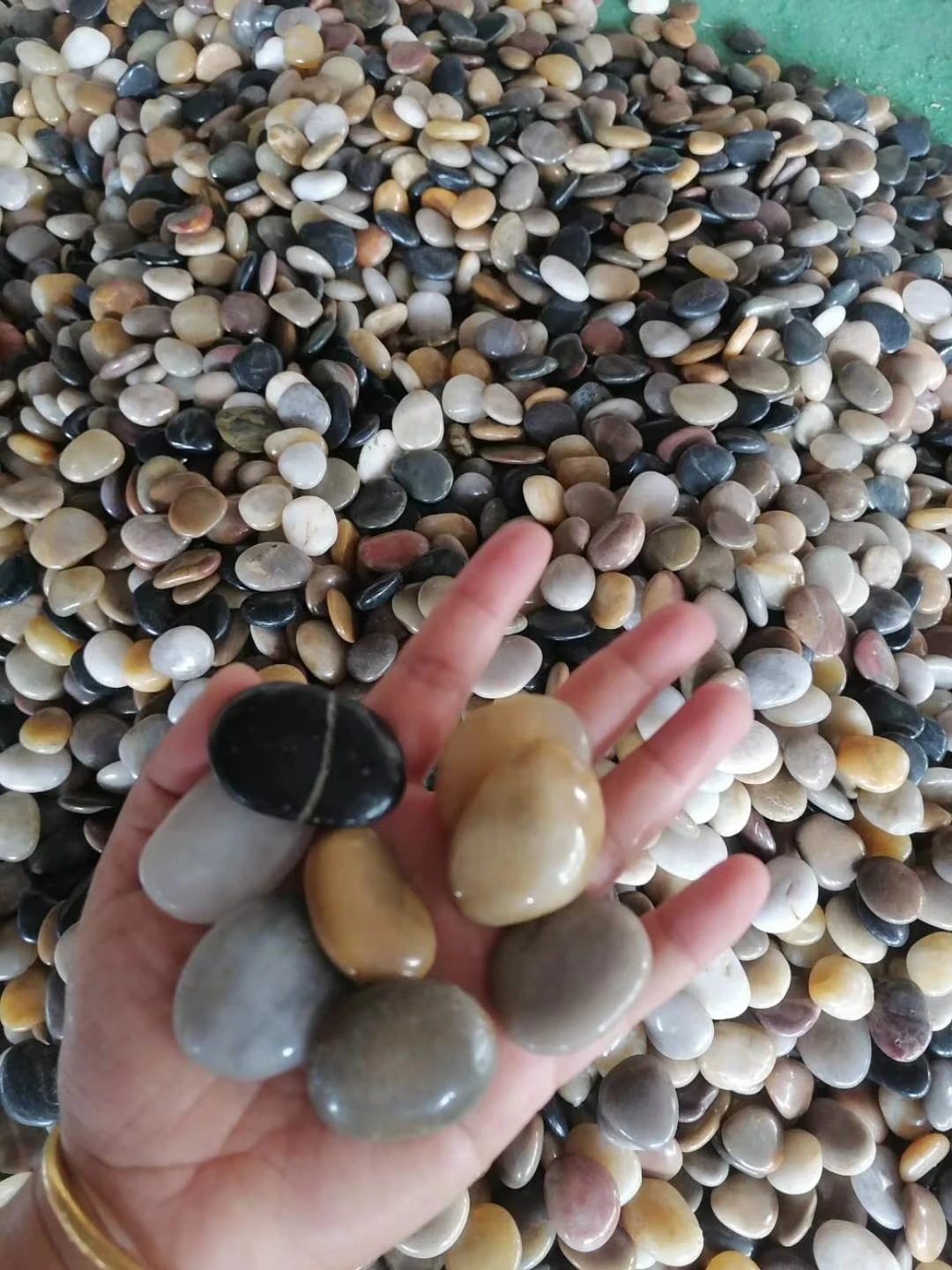 Смешанный камень галька 2-4 см 3-5 см нормальная полированная натуральная полированная маленькая галька камень речная галька