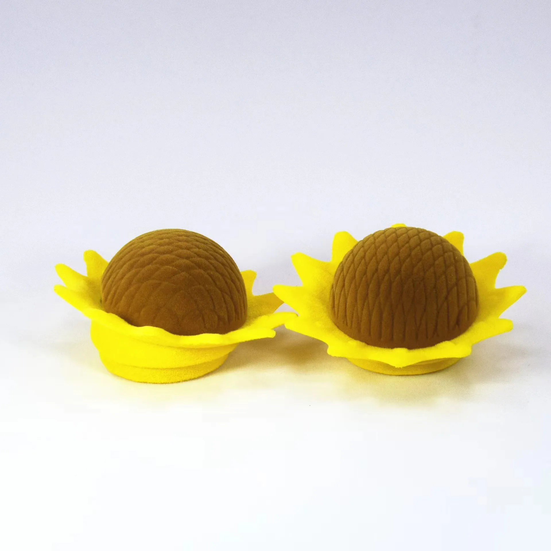 Wholesale Cute Jewelry Box 7.5CM * 7.5CM *4CM Flock Jewelry Box Packaging Sunflower Jewelry Box For Ring
