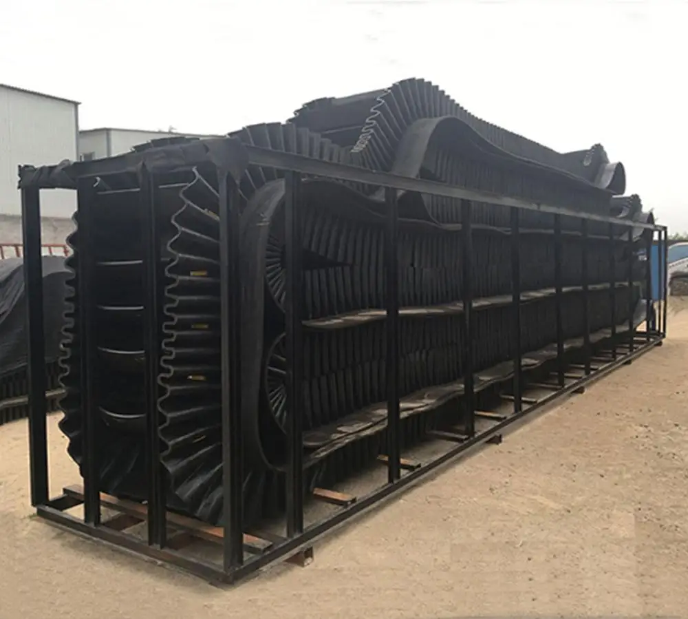 Steep angle corrugated sidewall rubber conveyor belt