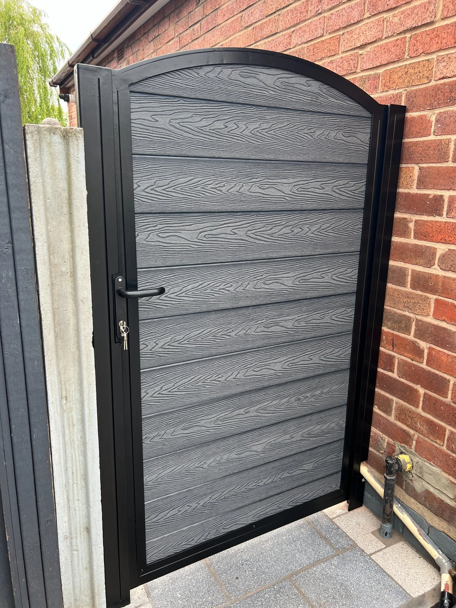 3D deep embossing  Black garden balcony wpc fence Realistic wood look wpc fence