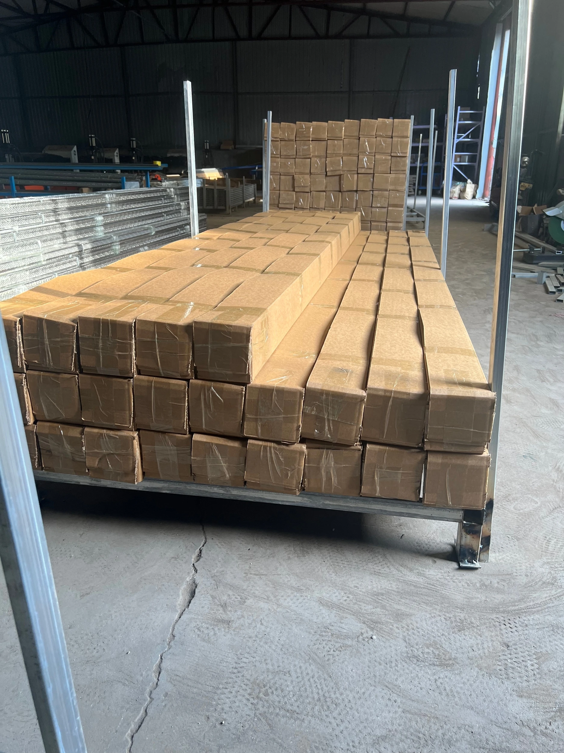 Modern Design   Aluminium Perforated Metal Corner Bead Factory Direct Sales  Application Angle Bead For Protective  Materials