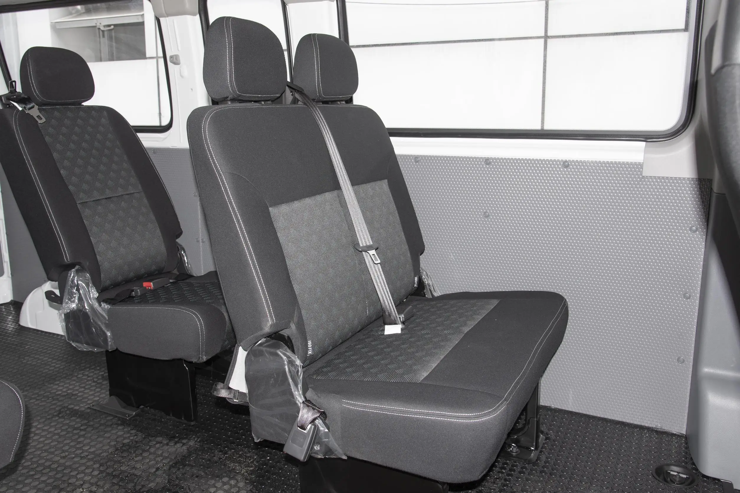 2024 Hot Selling Family Travel Vehicles SAIC Maxus V80 5 Seats High Roof RV Motorhome Camper Van For Sale