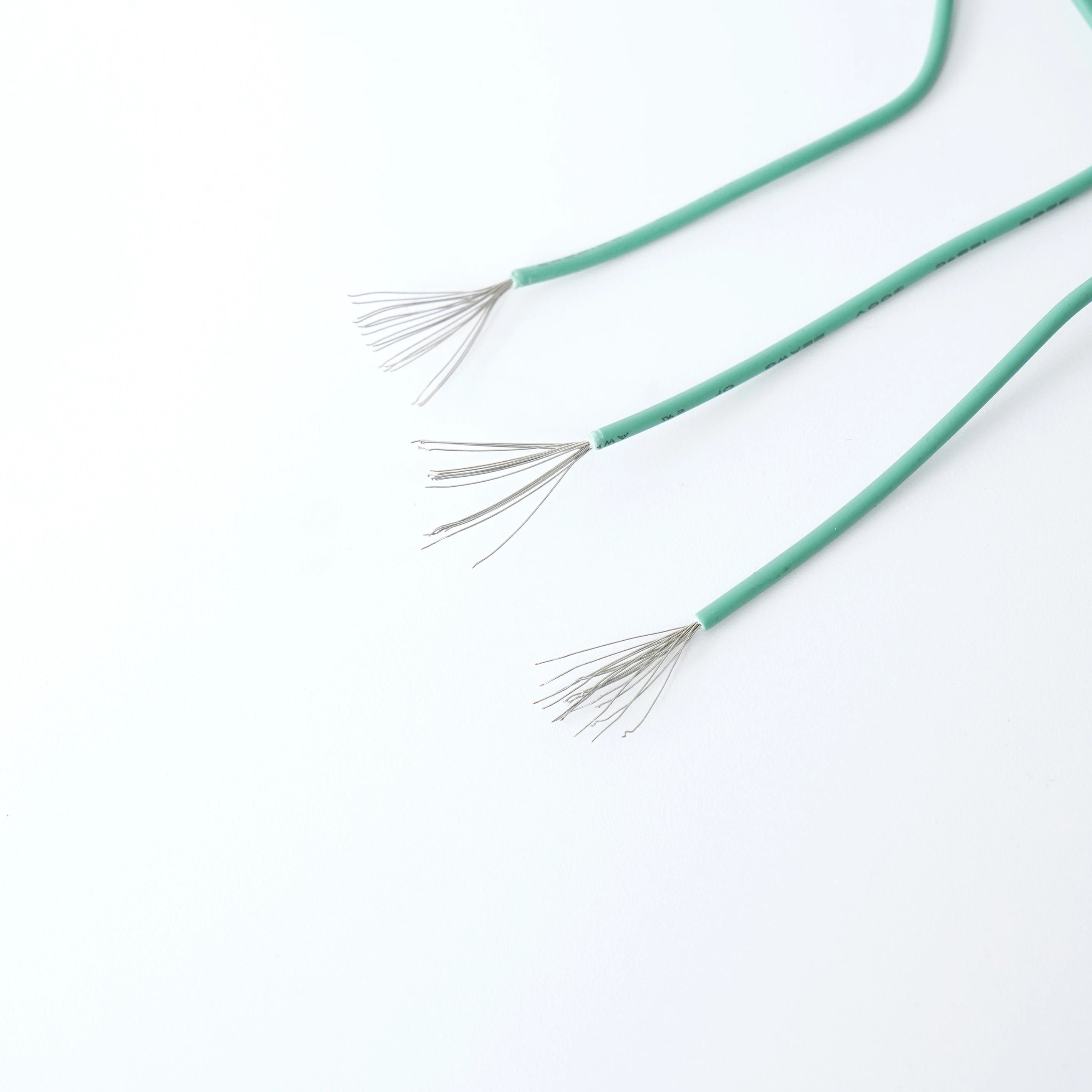 Высокотемпературный провод UL3289 AWG из бесгалогенной изоляции сшитого полиэтилена и луженой меди