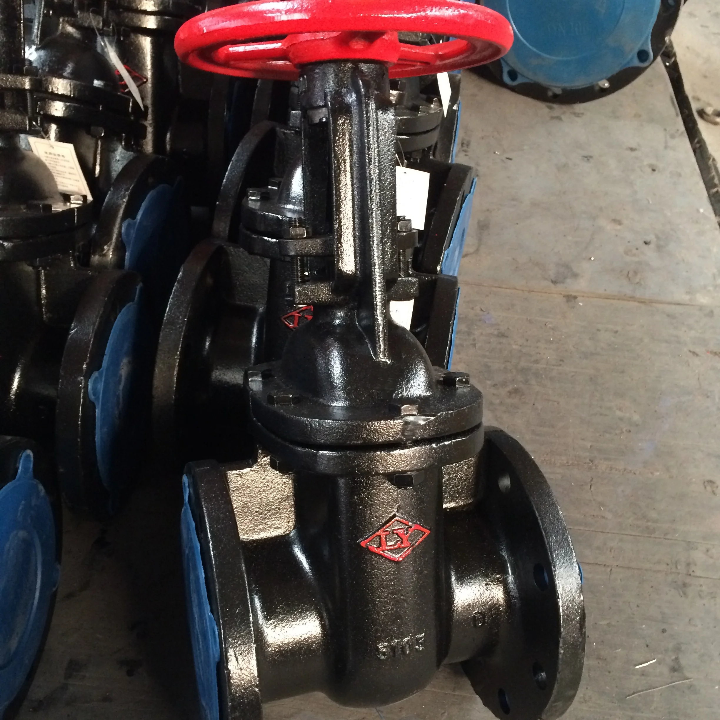 Cast iron GB standard LY brand gate valve with good quality