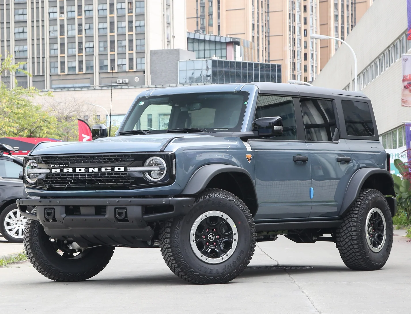 2024 Ford Bronco 5-Door 5-Seater SUV Wasteland Off-Road Bike 2.3T 275HP Turbo AWD Automatic Gearbox Dark R17 Leather Seats New