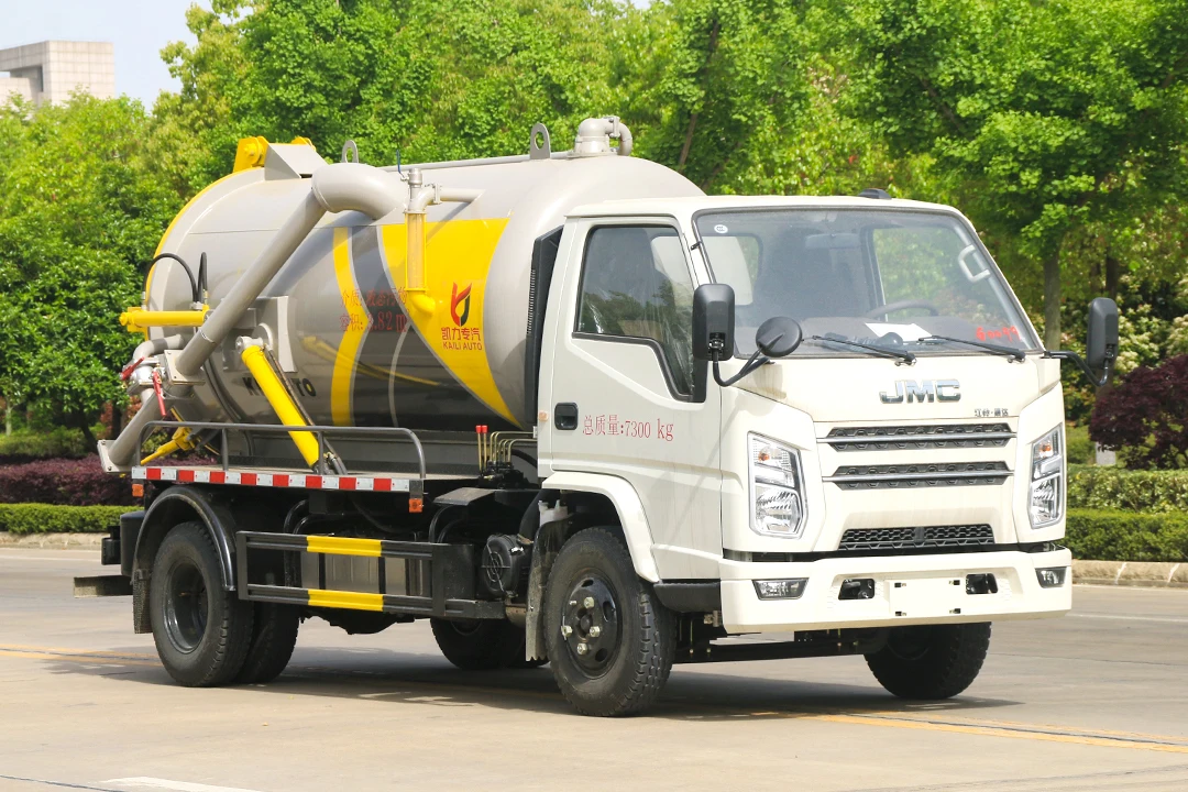 China Shunda 4*2 Sewage Suction Trucks 5 cubic meters  Sewage Sludge Suction And Transportation Truck