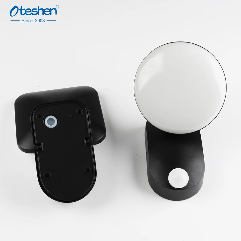 Induction wall light adjustable angle Modern outdoor up and down light wholesale LED wall light