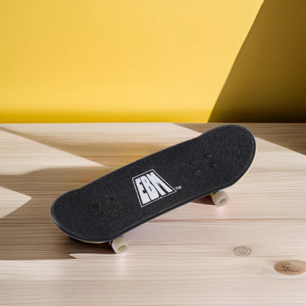 Professional Toy 32mm Plastic Finger Skateboard with Custom Logo