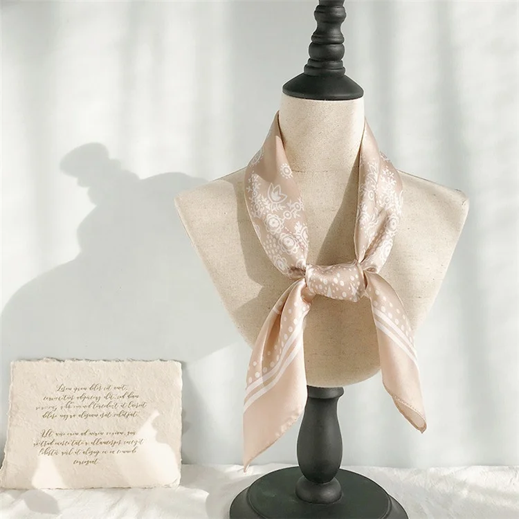 Wholesale fashion summer smooth women stripe printed square hair silk satin shawls and scarves scarf