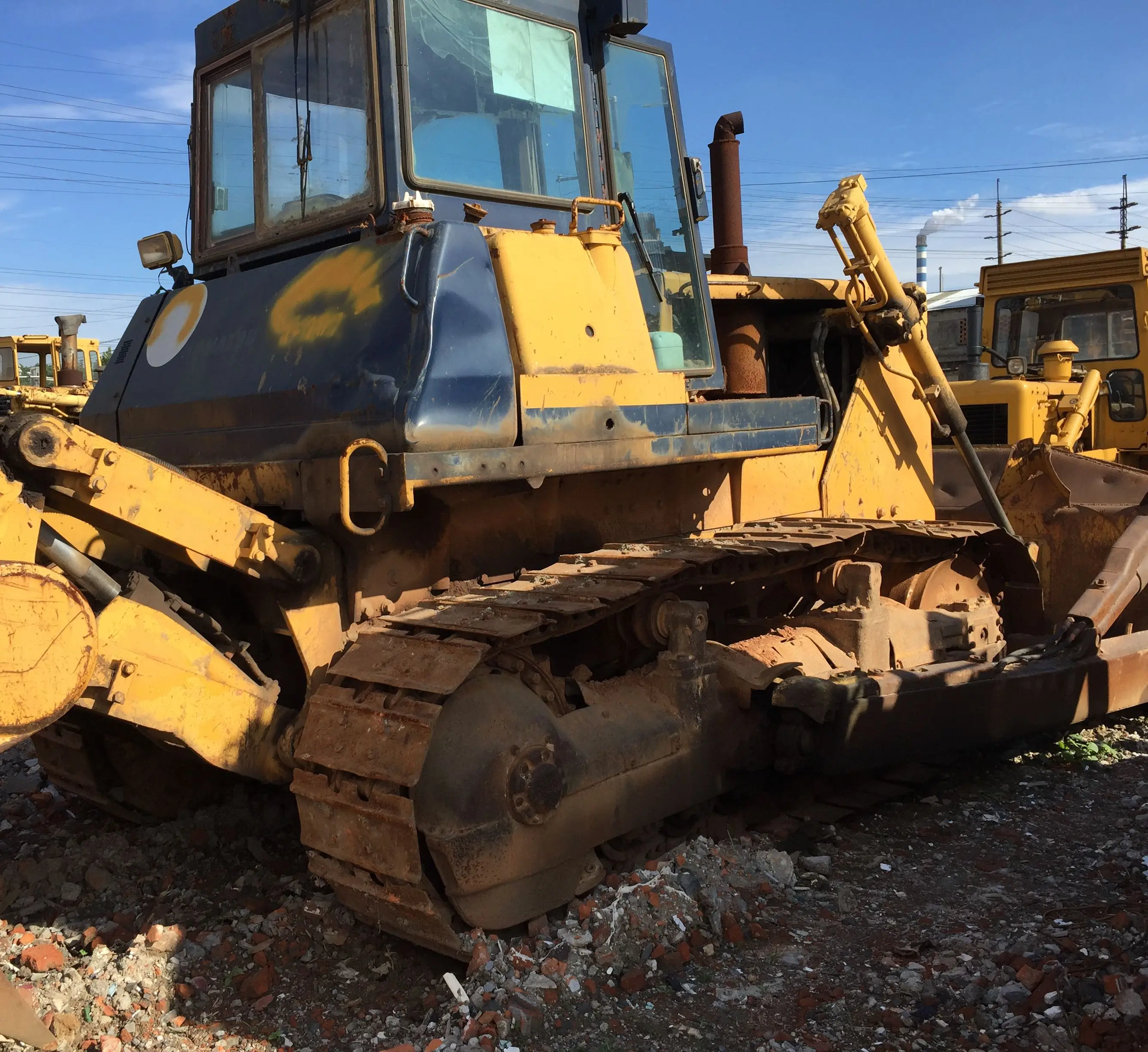 Подержанный гусеничный Komatsu бульдозер 65E дешевая цена Высокое качество сделано в Японии