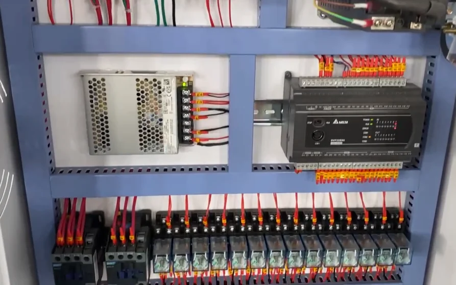 Window and Door Processing CNC Double Head Miter Saw Automatic 90 45 135 Degree Aluminum Profile Cutting Machine