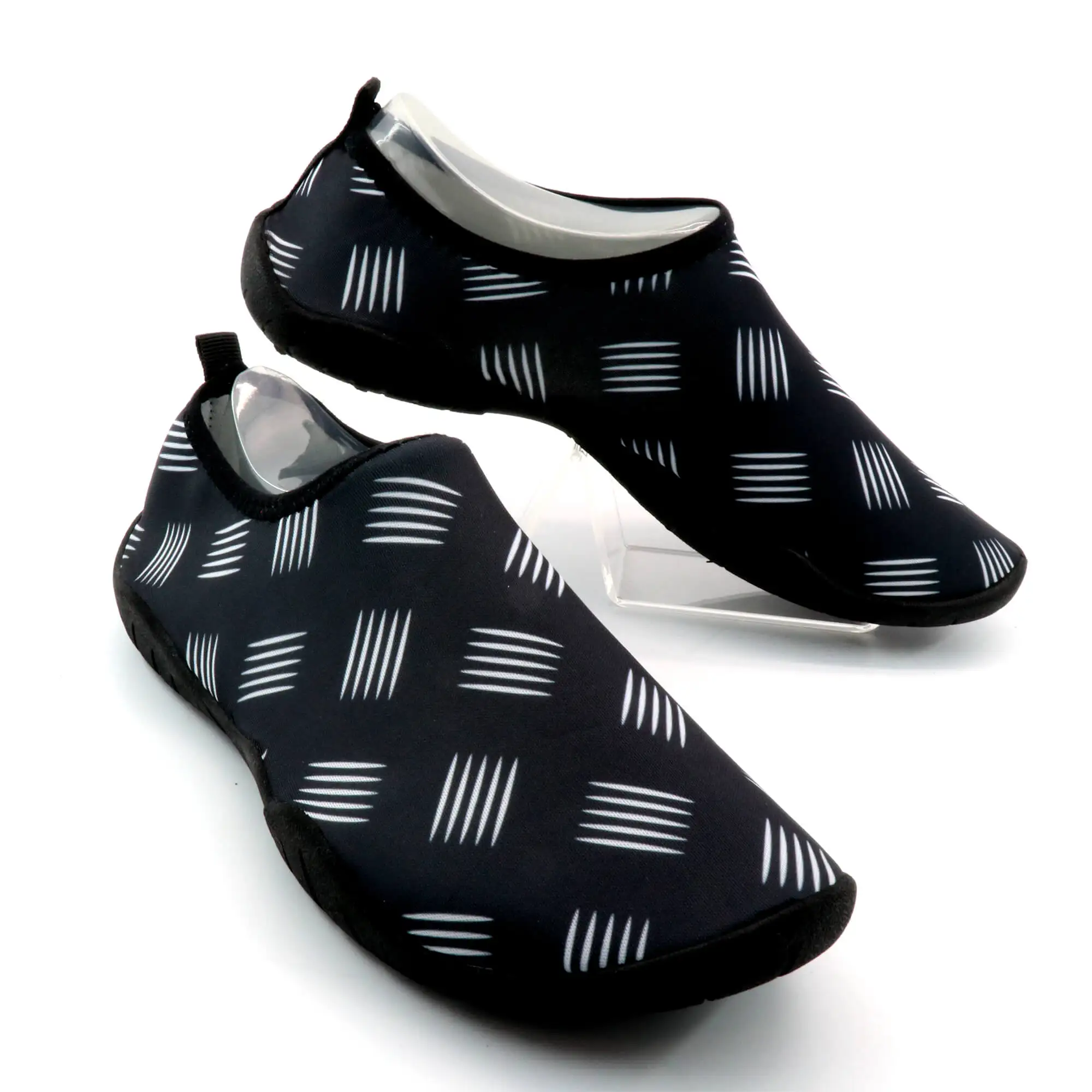 Custom Unisex Water Shoes Manufacturer Print Pvc Sole Sports Quick Dry Slip On Water Shoes For Running Hiking Fitness