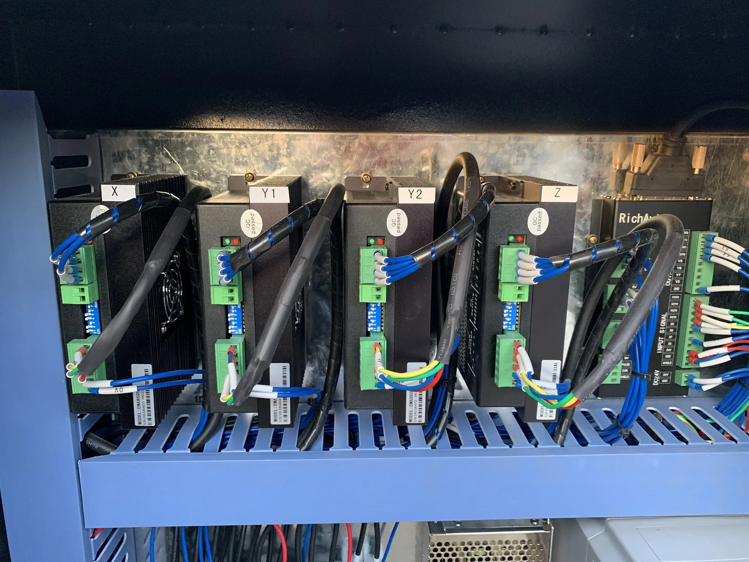 Китайский маленький фрезерный станок с ЧПУ деревообрабатывающий мини pcb