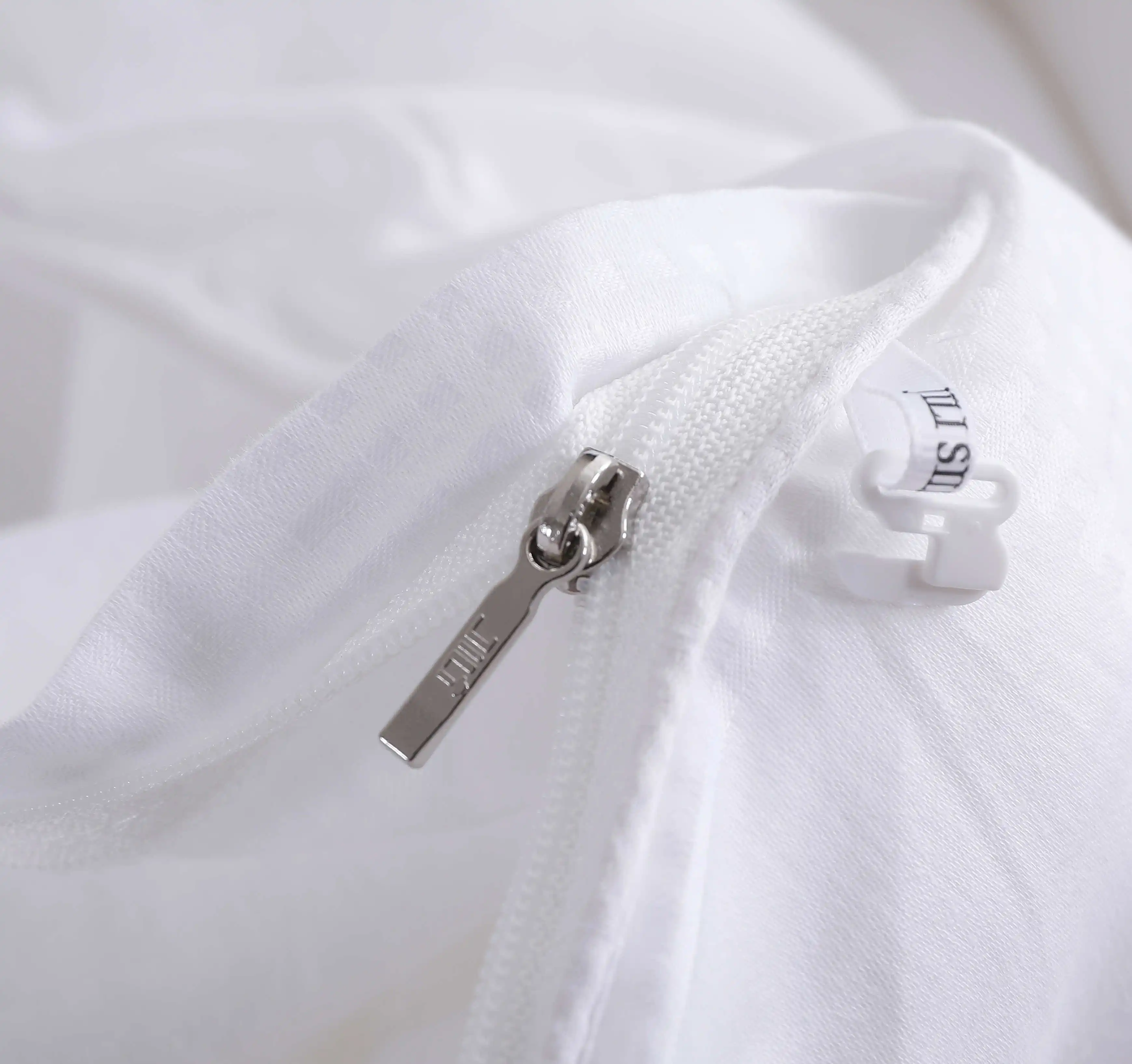 Luxurious Top Wholesaler Custom Chinese 100% Mulberry Silk Comforter