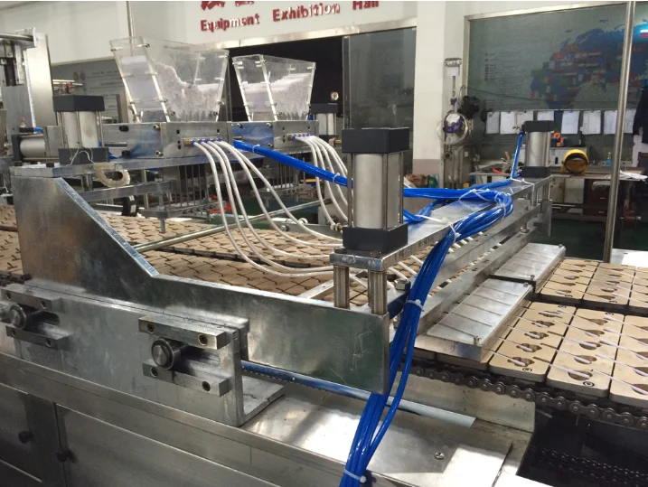 Customize automatic white sugar mint peppermint candy rock candy candy crystal sugar cube  Fructose lollipop production line