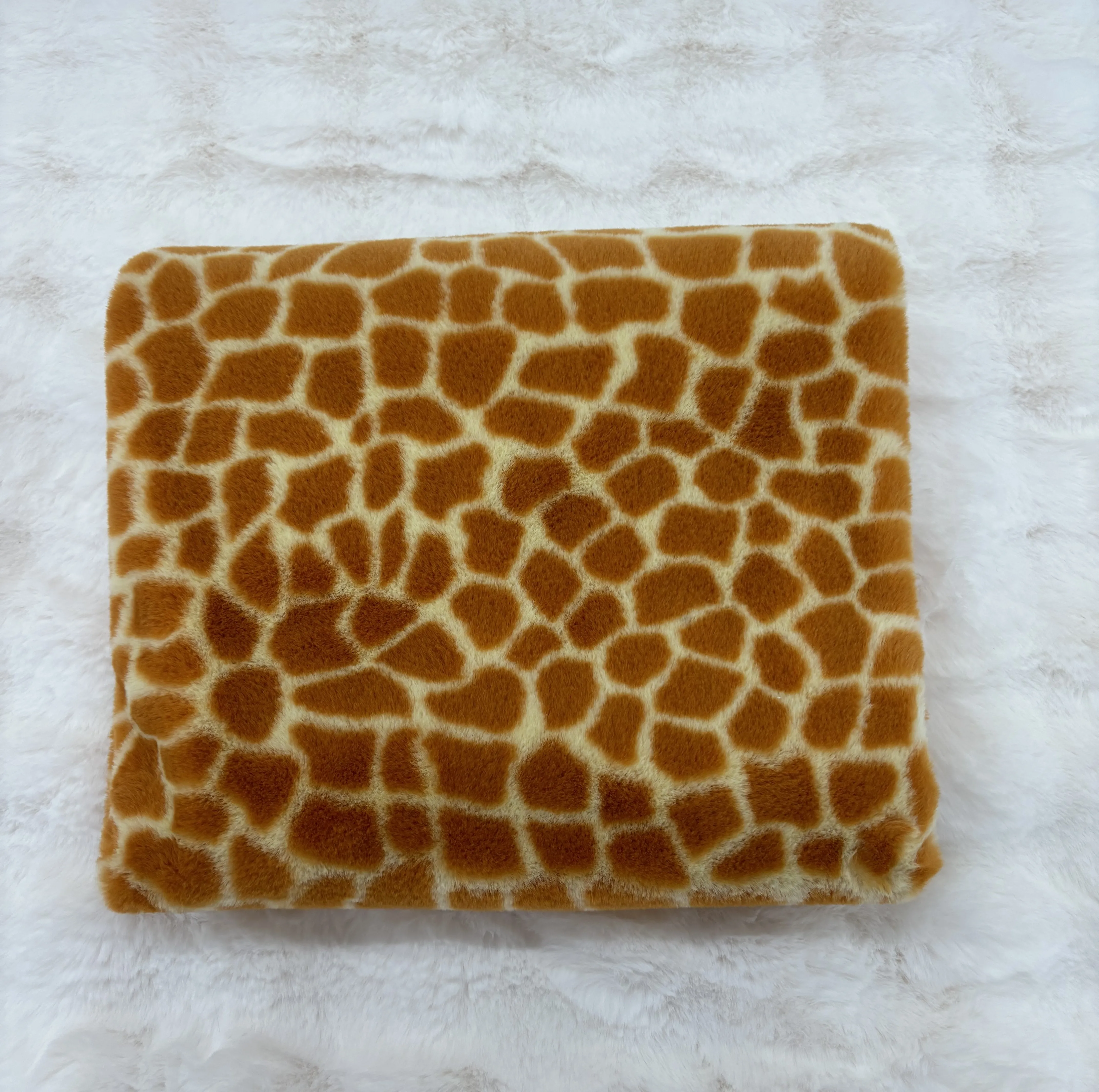 Decorated rabbit feather blanket deer block printed brushed plush plush fabric for toy blanket clothing