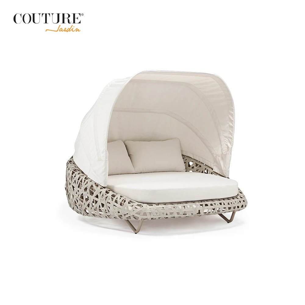 Couture Foshan Factory Waterproof Cushion Metal Rattan Sun Bed Wicker Daybed Round Bali Outdoor Pool Bed Rattan Beach Bed