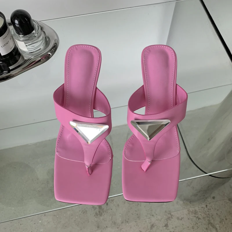 2022 New Elegant Silver Decorate Women Slippers Summer Outdoor Casual Low Heels Sliders Ladies Flip Flops Shoes