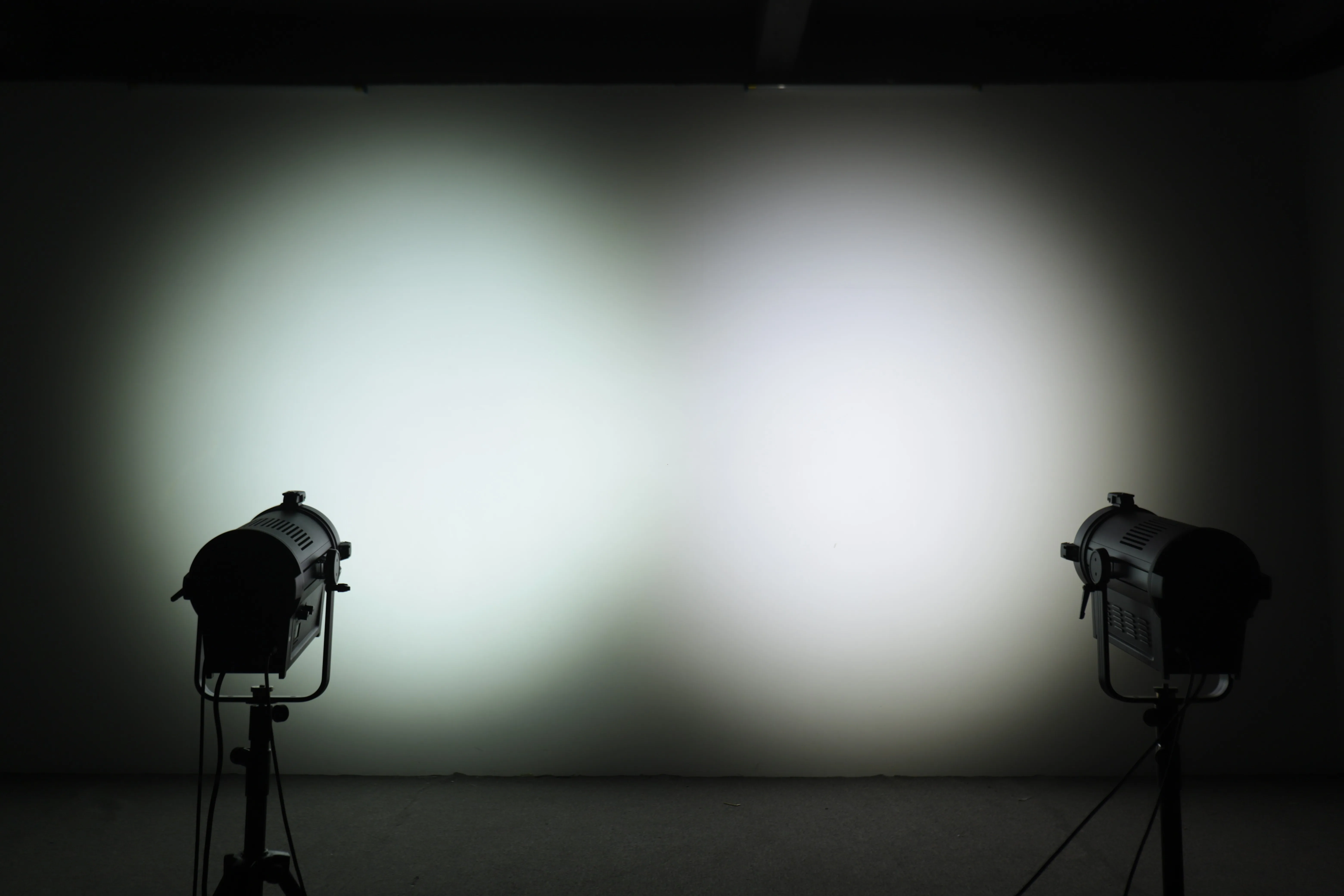 Electronic/Manual Zoom fresnel spot light TV station lighting