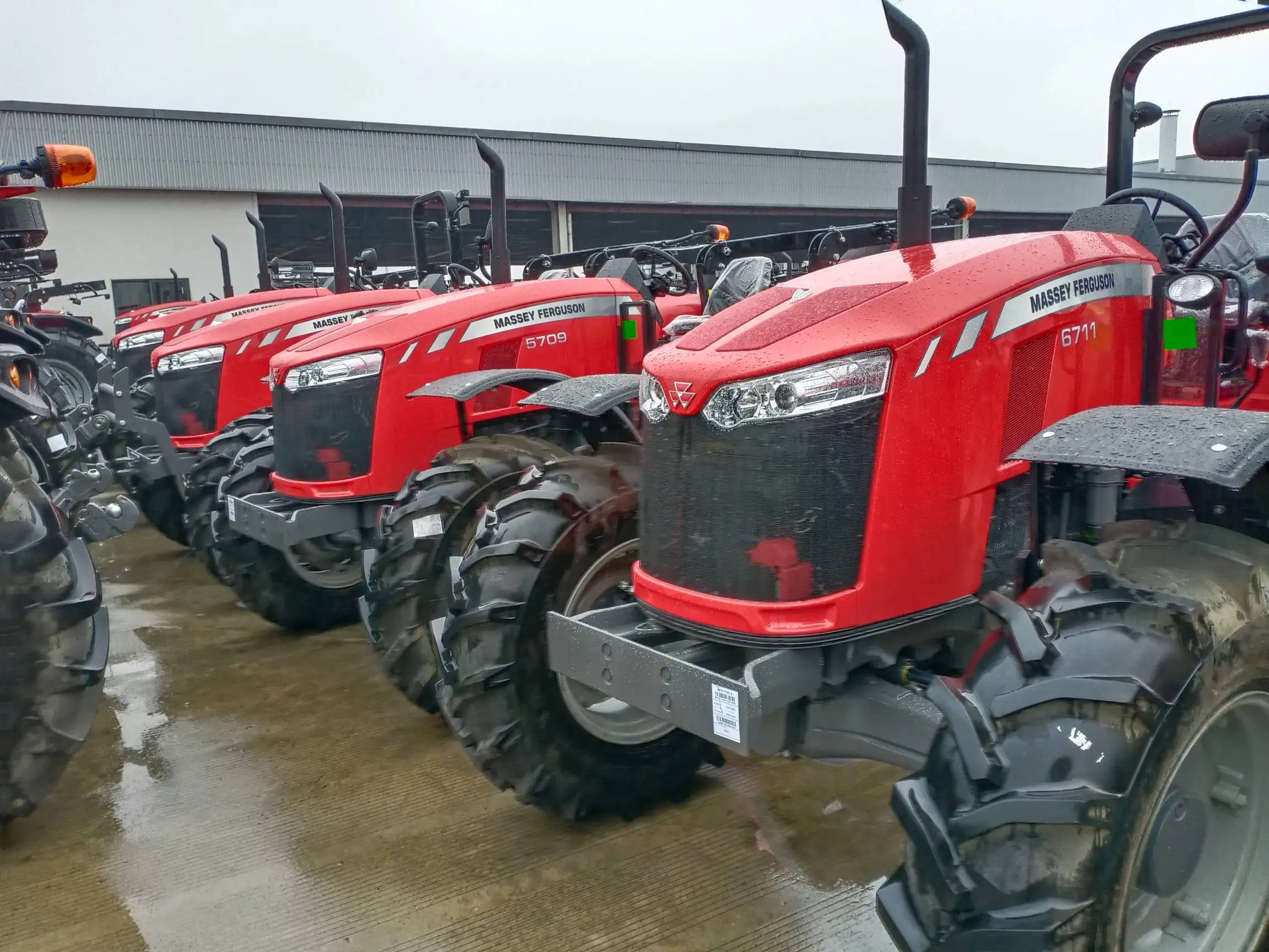 Farm Tractor None Power and Farms Applicable Industries Massey Ferguson Used Cheap Mf 1204