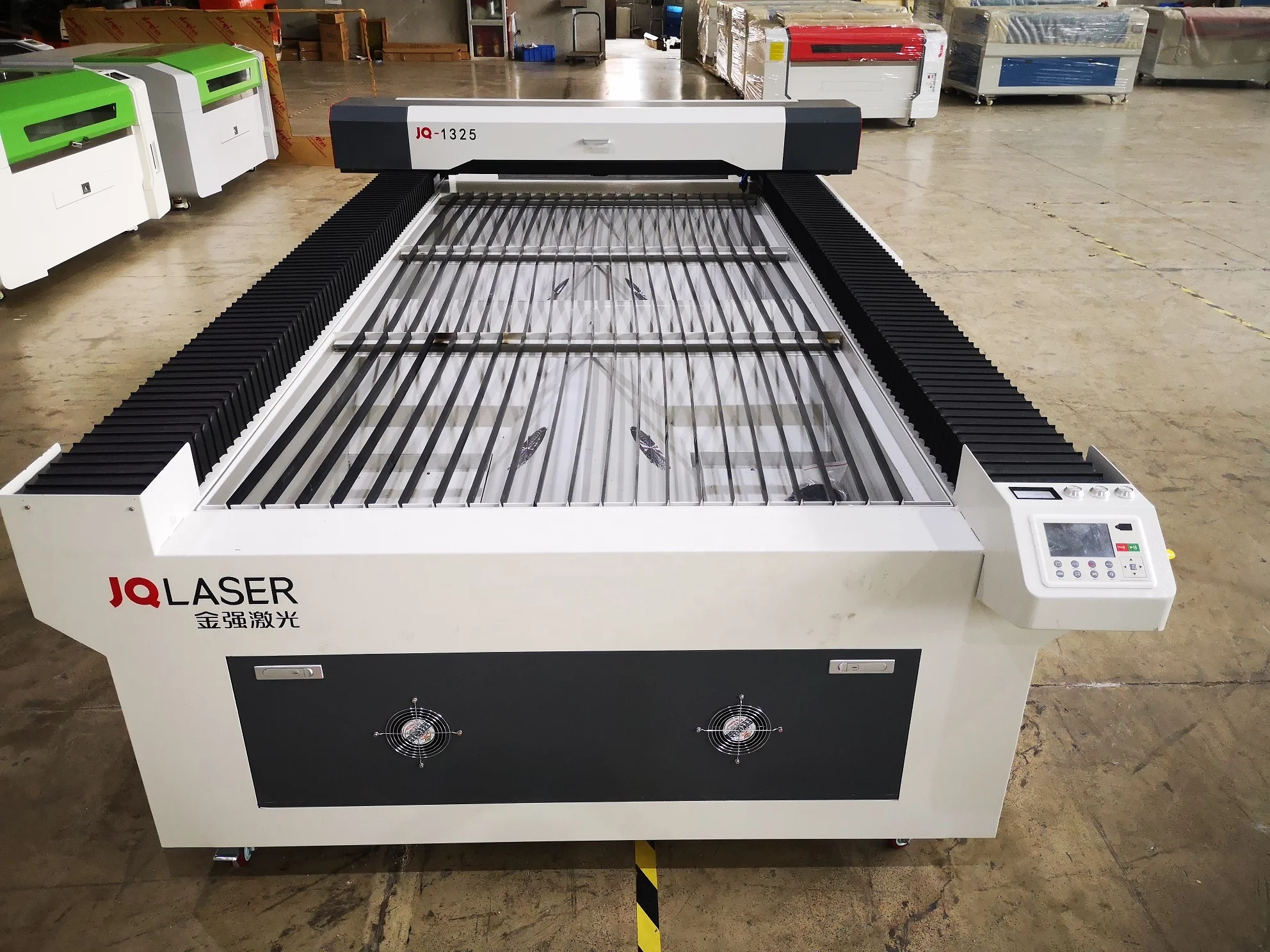 1300*2500 mm  high speed  MDF 10 mm  Acrylic cutter co2 laser engraver cutter machine with servo motors