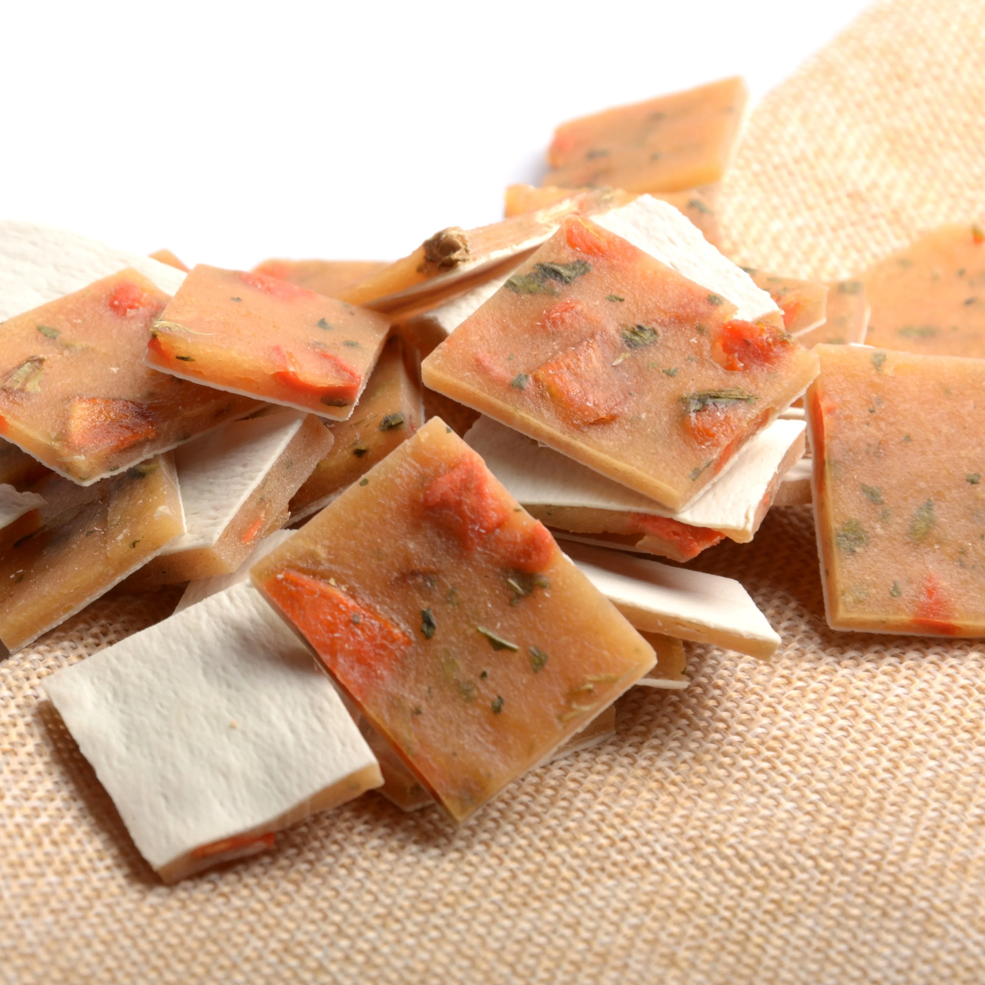 Производство кормов для домашних животных курица рыбное филе шкура шпинат морковь питательная собачья рыба паста пирога