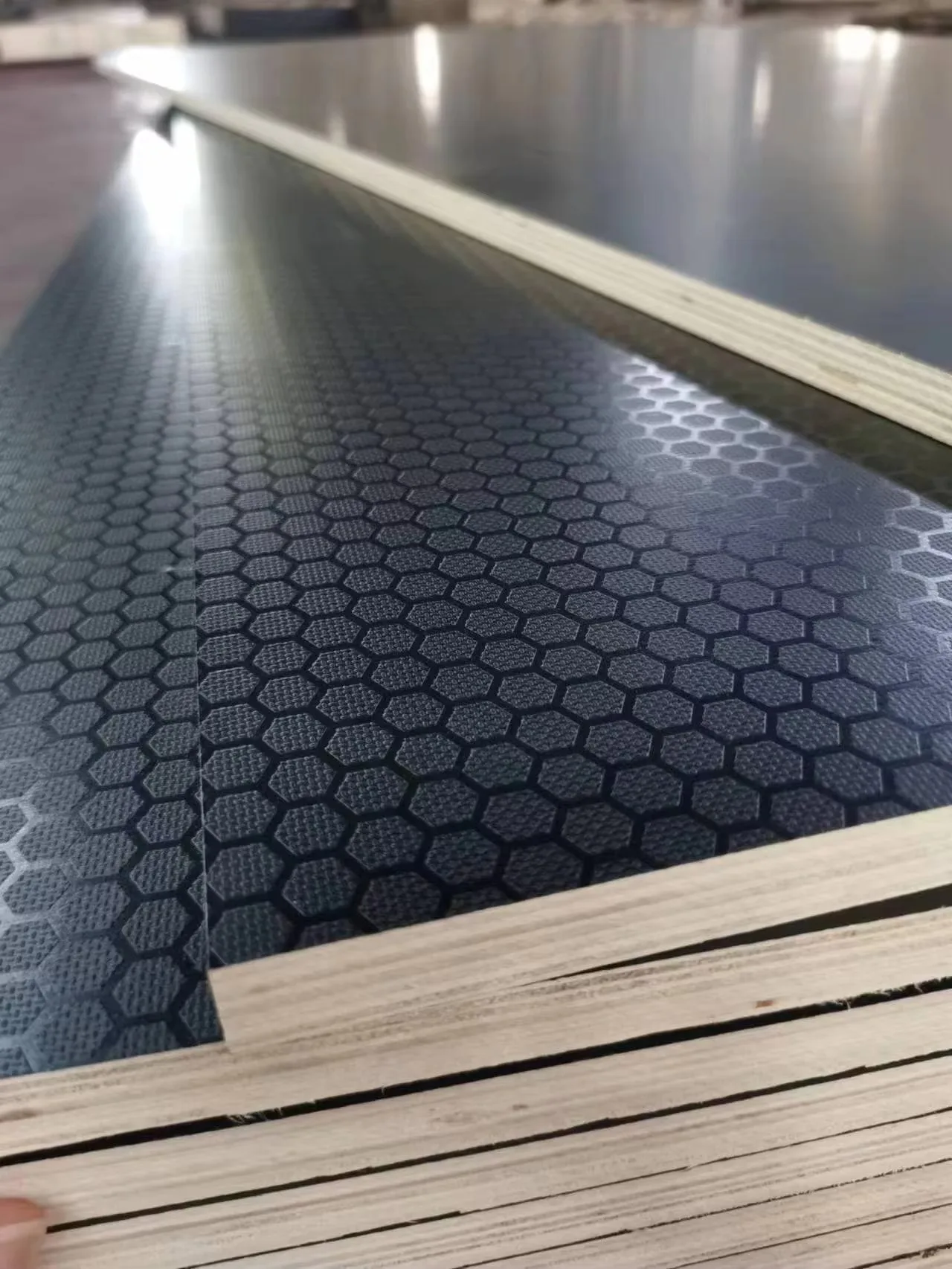18mmx1220x2440  Film Face Plywood   poplar /eucalyptus or combi core wbp glue