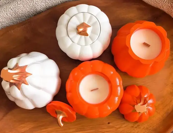 Halloween Pumpkin Cozy Bakery Fragrance Fall Candle in Aesthetic Ceramic Pumpkin Jar for Halloween Home Decoration