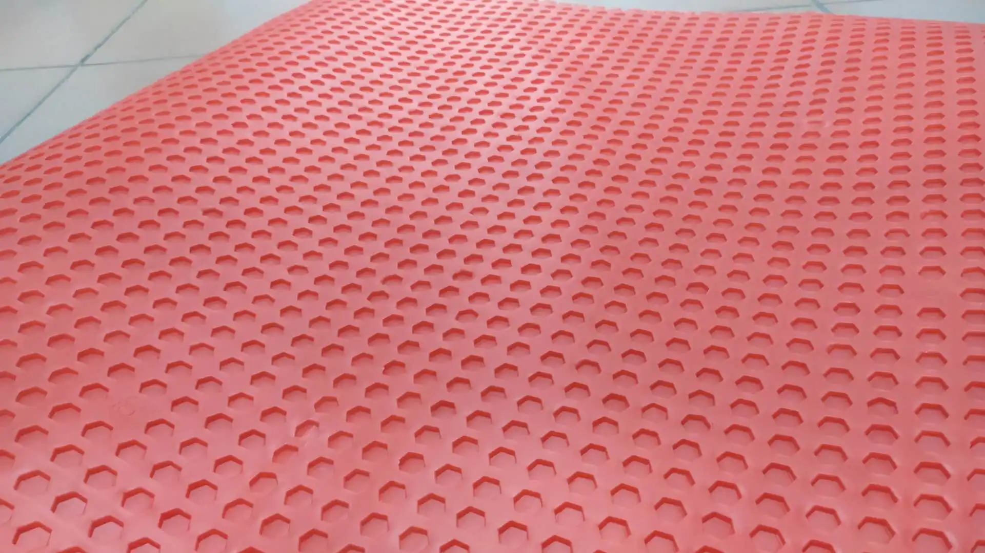 0.5m*20m Chinese Cheapest Uncoupling Membrane Mesh Load Distribution wetroom membrane Tile underlay Waterproofing Membrane