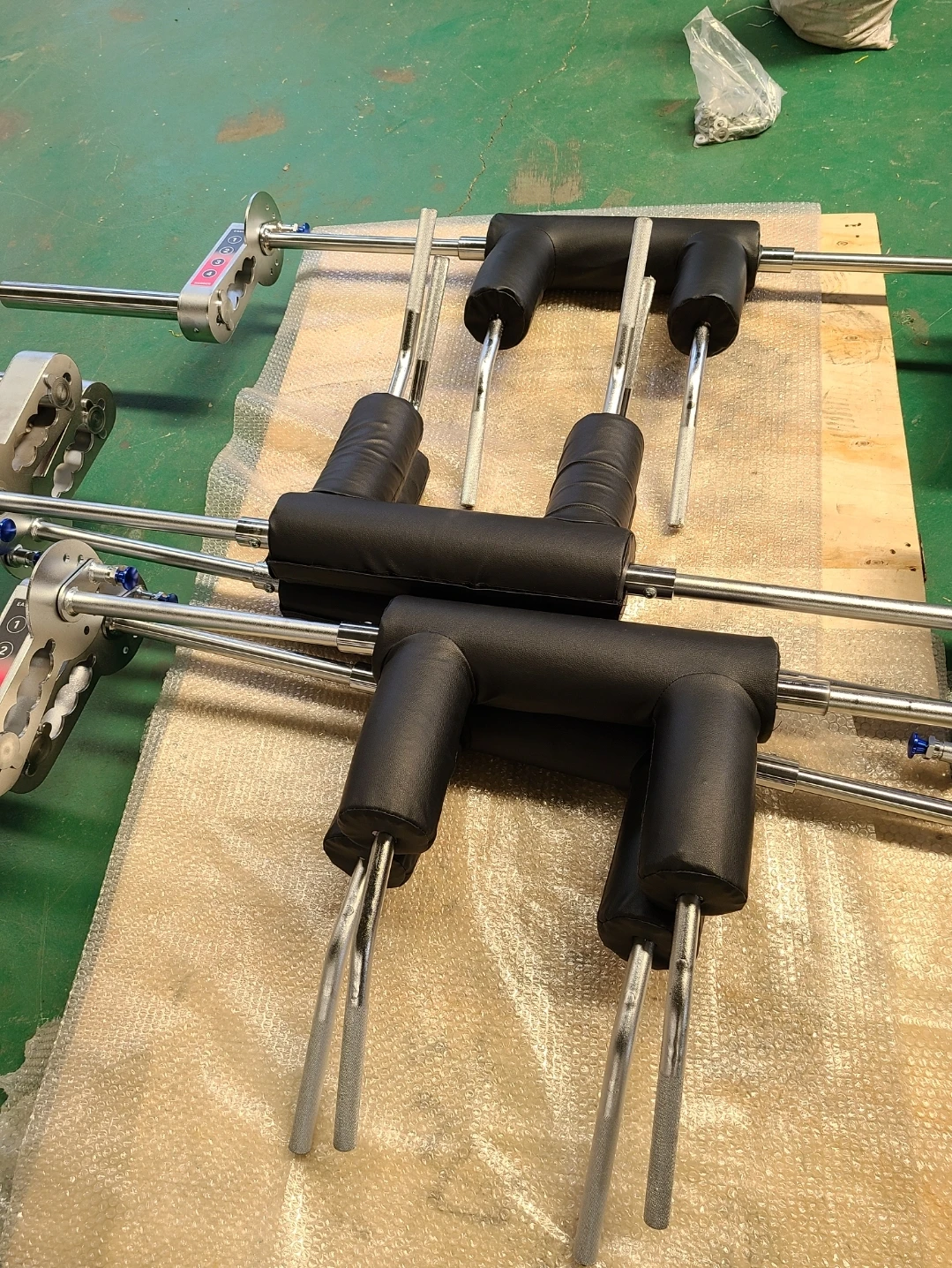 Hot sale weightlifting Adjustable safety Squat Bar