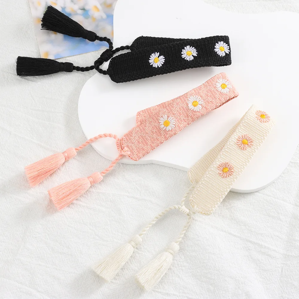 Cute Flower Daisy logo Fashion embroidered bracelet Designer Tassel Bracelet Wristband Color Personalized Name Wrist Band