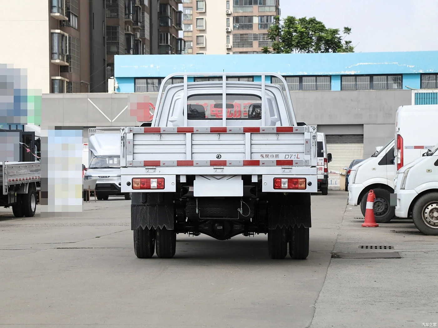 Excellent Performance Dongfeng Gasoline 120 Horsepower 3.6M Single Row Fence Mini Truck High-Quality Light Truck for Sale