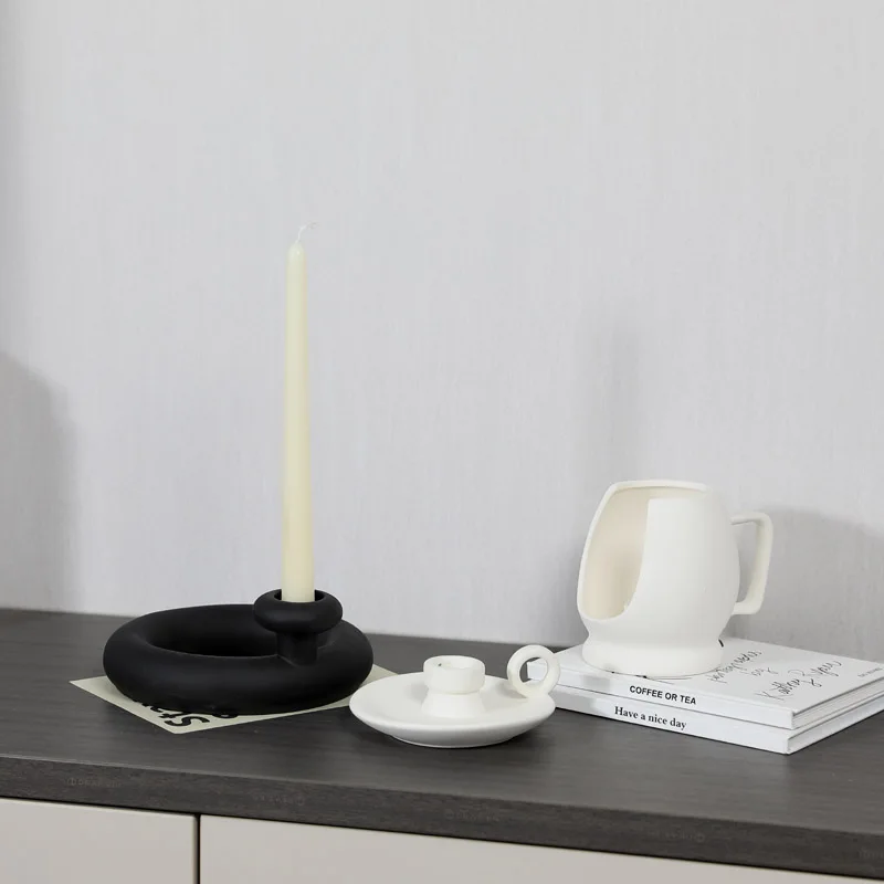 New Unique Decorative Candlestick Ornament Living Room Nordic Circle Candle Stand Display Home Decor Ceramic Candlestick Holder